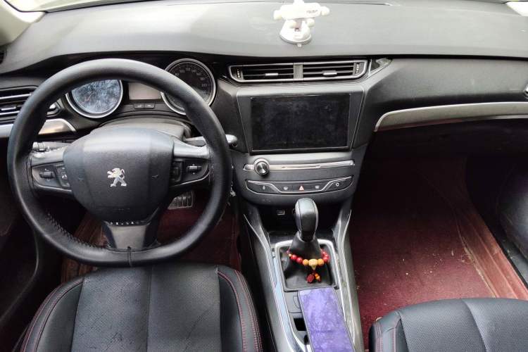 Used Peugeot 408 2016 1.6T Automatic Luxury Edition Center Console