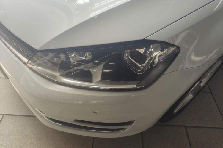 Used Volkswagen Golf 2015 1.4TSI Automatic Luxury Model
