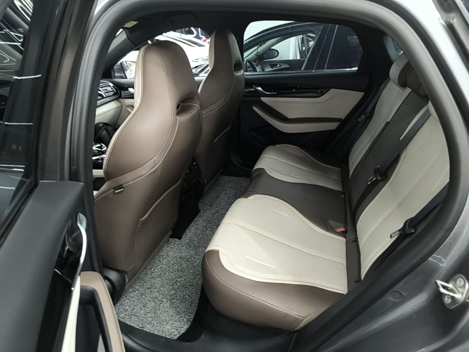 BYD Qin PLUS 2023 Champion Edition DM-i 55KM Leading Model — снимка 20