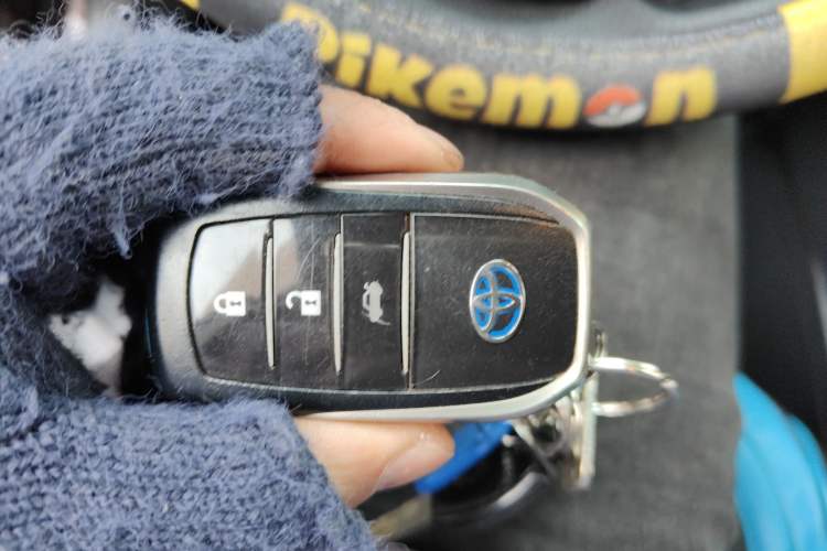 Used Toyota Levin 2016 Dual-Engine 1.8H GS E-CVT Elite Model with Sunroof