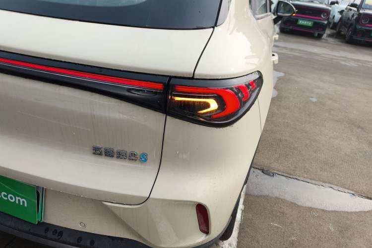 Used Wuling Bingo S 2025 Model 325km Deluxe Edition