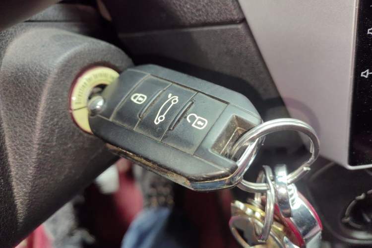 Used Peugeot 301 2016 1.6L Manual Comfort Edition
