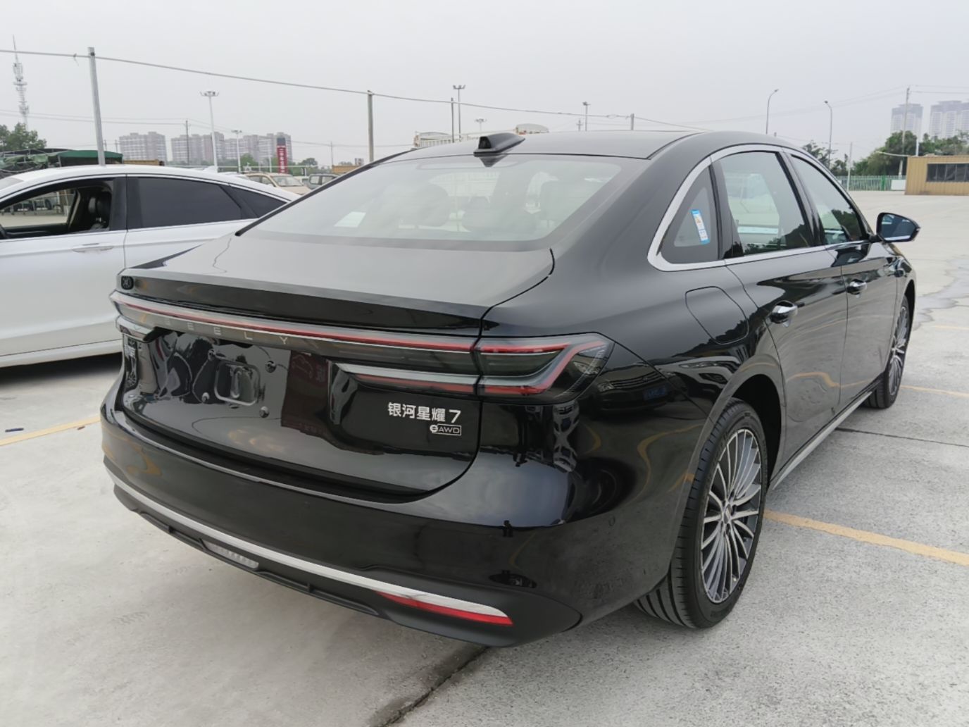 Geely Galaxy Starlight 7 2026 220km Four-Wheel-Drive Exploration+ Edition — снимка 6