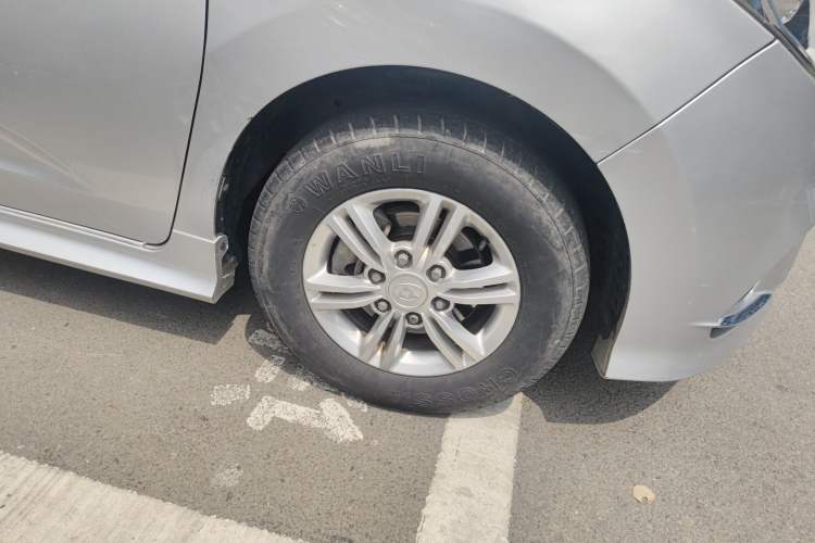 Used SAIC MAXUS G10 2018 PLUS 2.0T Manual Elite Edition Right Front Wheel Hub