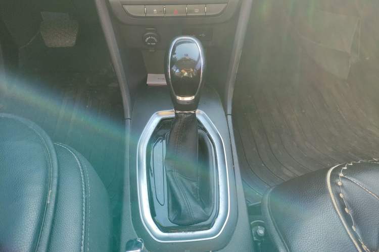 Used Chery Tiggo 3X 2018 1.5L Automatic Luxury Edition Gear Lever