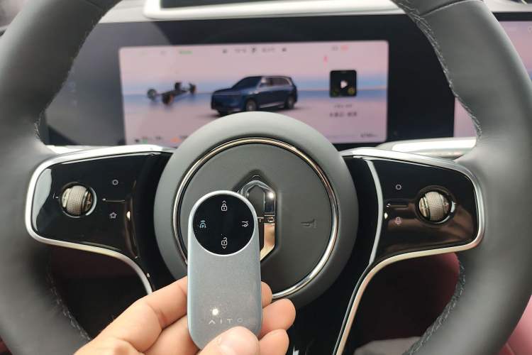 Used Hima AITO M8 2025 Extended-Range Ultra Version 53.4 kWh 5-Seater Edition Vehicle Key