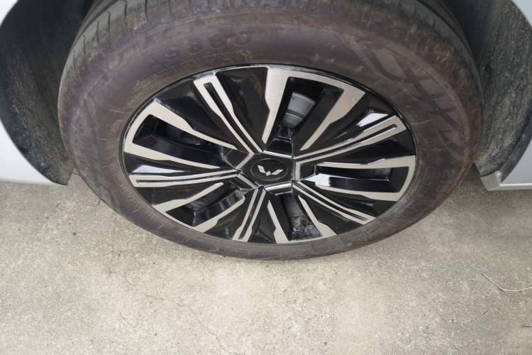 Used Wuling Starlight 730 2025 Model Plug-in Hybrid 125km Luxury Edition