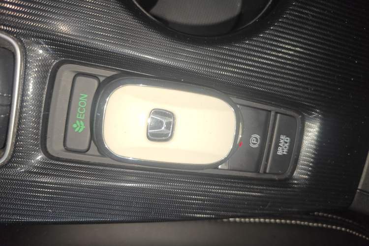 Used Honda Civic 2023 240TURBO CVT Dynamic · Center Stage Special Edition