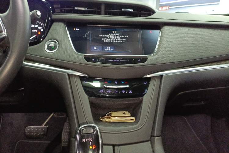 Used Cadillac XT5 2018 25T Luxury Model