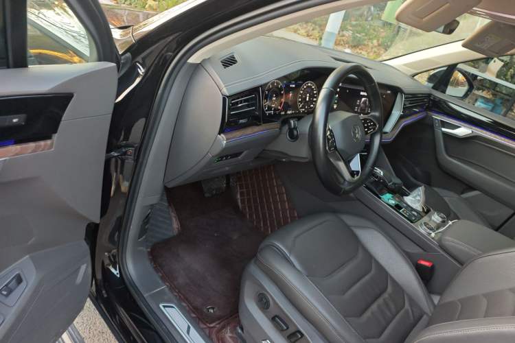 Used Volkswagen Touareg 2020 3.0 TSI Luxury Edition China VI