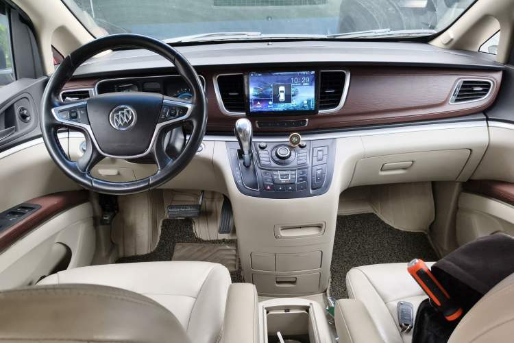 Used Buick GL8 2015 2.4L Luxury Business Premium Edition Center Console