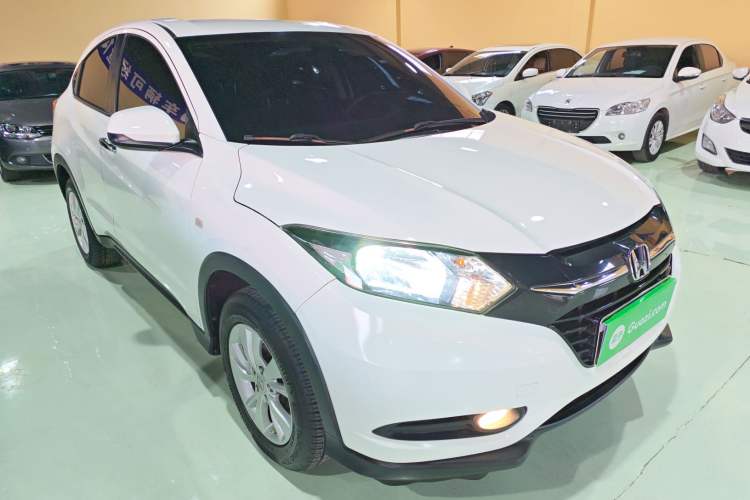 Used Honda Vezel 2017 1.5L CVT 2WD Comfort Model Front Right 45 Deg