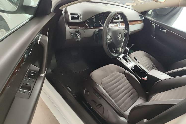 Used Volkswagen Magotan 2012 Travel Edition 2.0 TSI Comfort Version Driver Seat