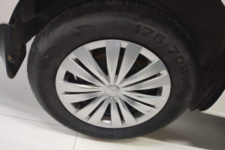 Used Volkswagen Santana 2021 1.5L Automatic Fashion Edition Right Rear Wheel Hub