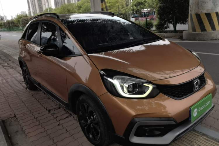 Used Honda LIFE 2021 1.5L CVT CRO-SS Fun Edition Front Right 45 Deg