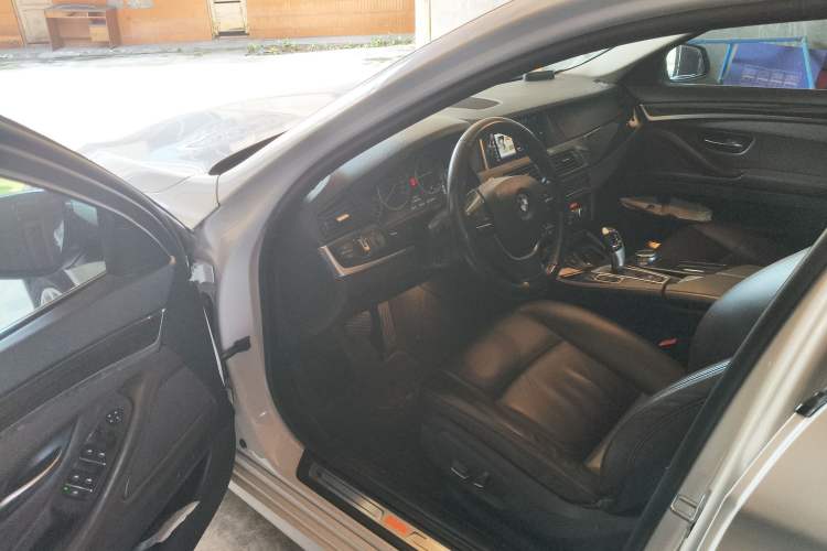 Used BMW 5 Series 2014 525Li Luxury Design Package
