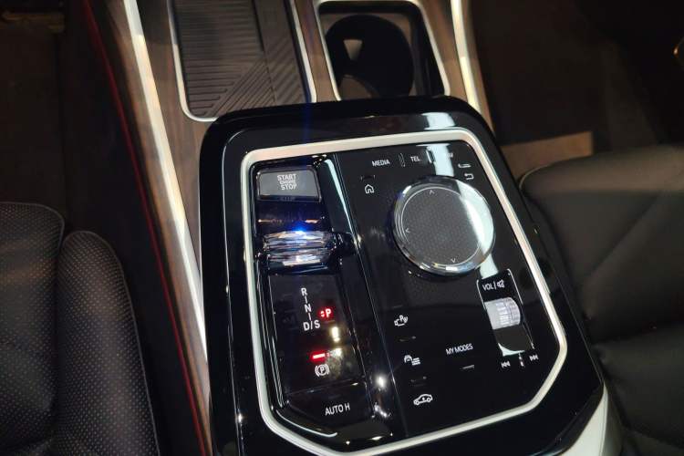 Used BMW 7 Series 2023 740Li Leading Model M Sport Package Gear Lever