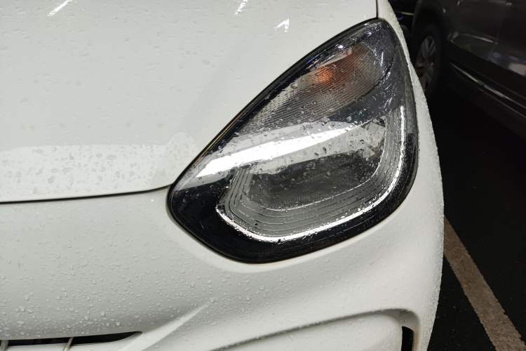 Used Roewe Clever 2021 302 km New Four-Seater Super-Efficient Version