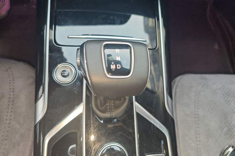 Used Hongqi HS5 2022 Revised Version 2.0T Smart Connect Flagship Edition
