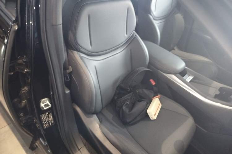 Used XPeng MONA M03 2025 600 with Ultra-Long Range Max Right Front Seat