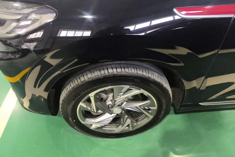 Used Hongqi HS3 PHEV 2024 PHEV 115km Jingwei Edition Left Front Wheel Hub