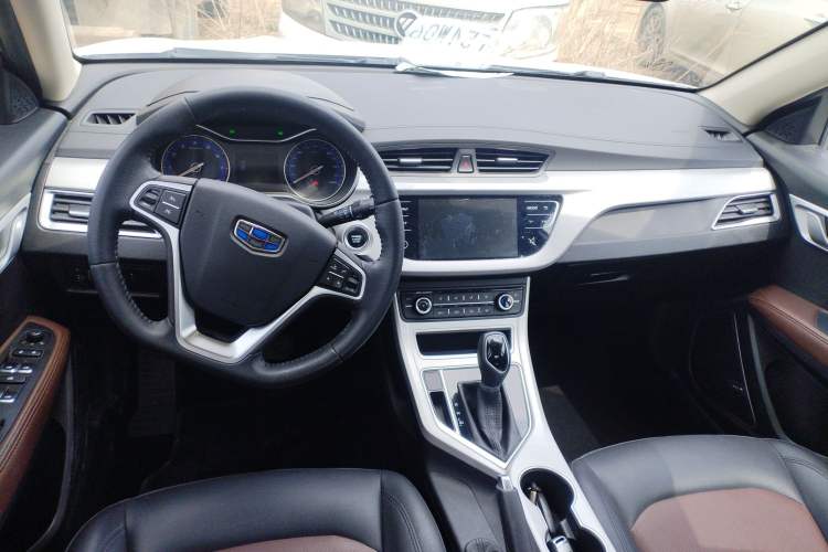 Used Geely Auto Vision 2018 1.5L Automatic Happiness Edition Center Console