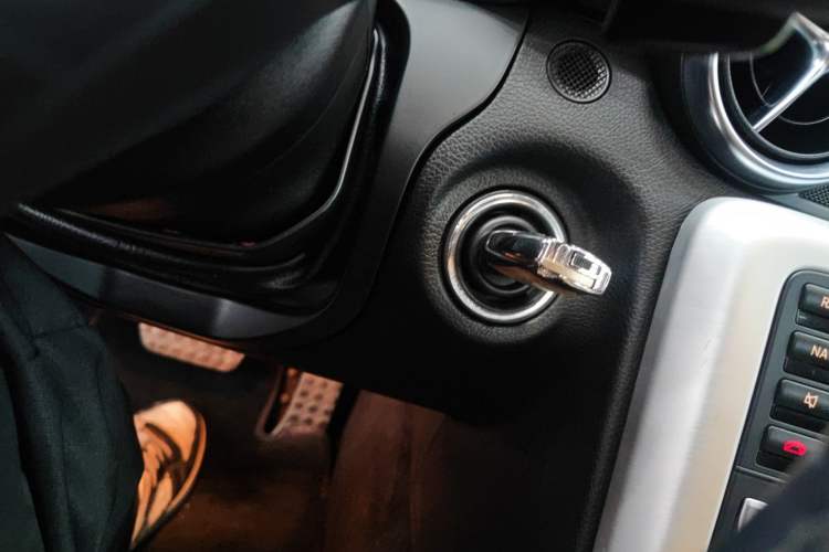 Used Mercedes-Benz SLK-Class 2011 SLK 200 Fashion Model Vehicle Key