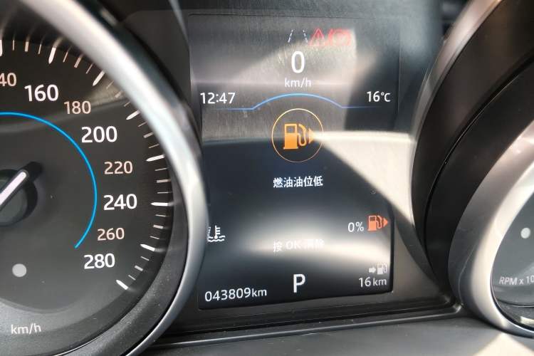 Used Jaguar F-PACE 2018 2.0T Two-Wheel Drive Urban Deluxe Edition
