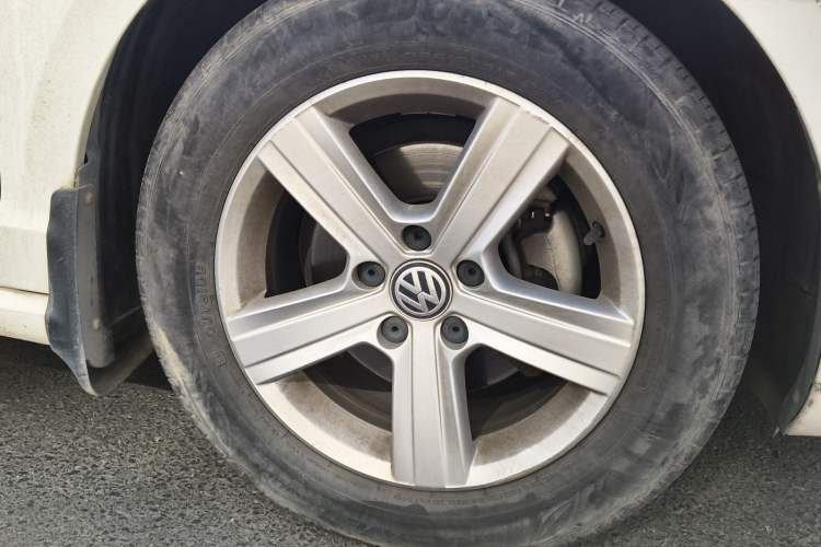 Used Volkswagen Lamando 2015 230TSI Manual Trend Edition
