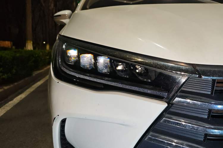 Used BYD Song MAX 2018 1.5T Automatic Smart Connect Luxury 6-Seater