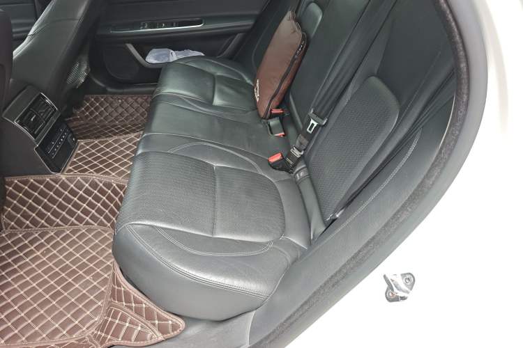 Used Jaguar XFL 2019 XFL 2.0T 250 PS Two-Wheel-Drive Luxury Edition Left Rear Seat