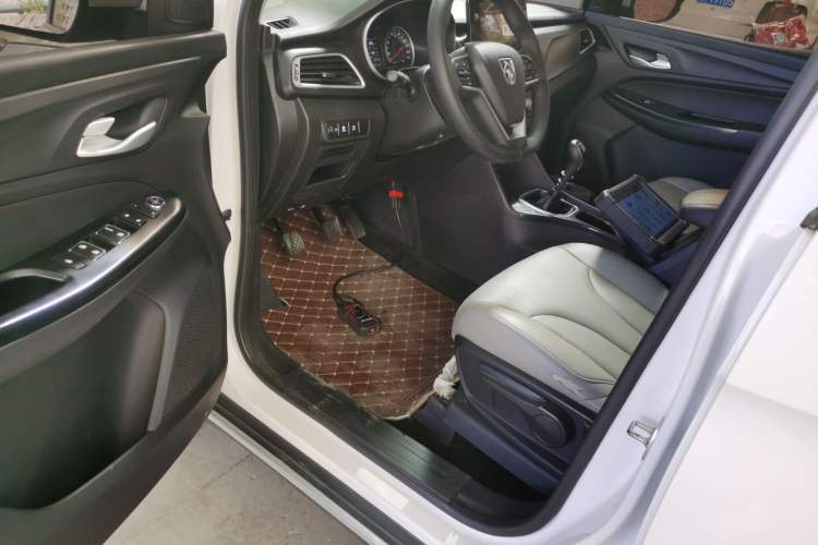 Used Baojun 730 2019 1.5L Manual Fashion Model 7-seater China VI Driver Seat