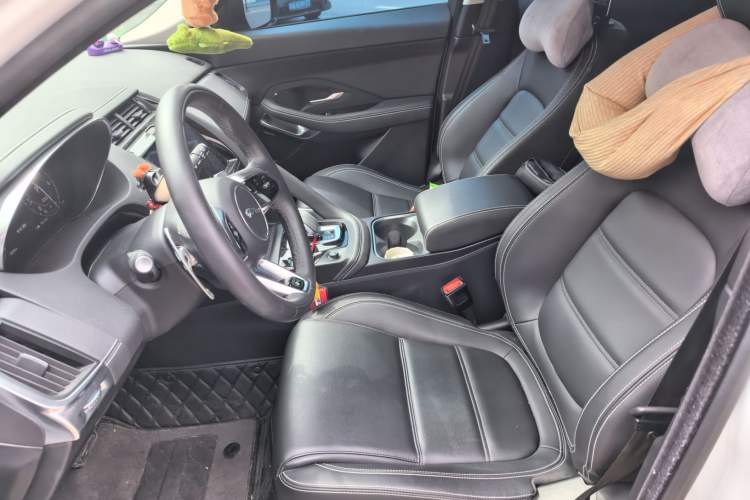 Used Jaguar E-PACE 2024 YAO Black Sport Edition R-DYNAMIC SE BLACK Left Front Seat