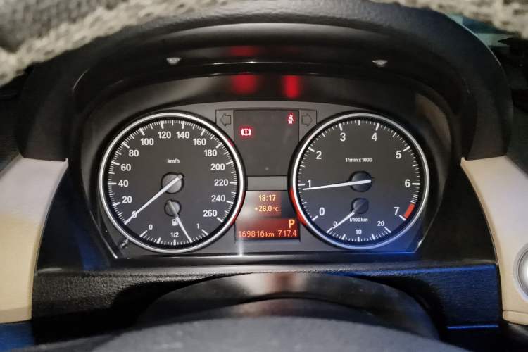 Used BMW X1 2014 sDrive18i Leading Model
