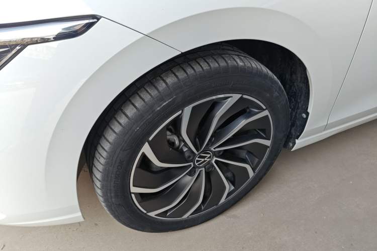 Used Volkswagen Golf 2021 280TSI DSG Pro Left Front Wheel Hub