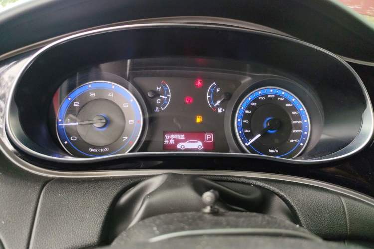 Used Fiat Viaggio 2015 1.4T Automatic Enjoyment Edition Instrument Cluster