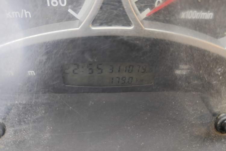 Used Iveco Power Daily 2012 2.5T-A32 Base Version Odometer Close Up
