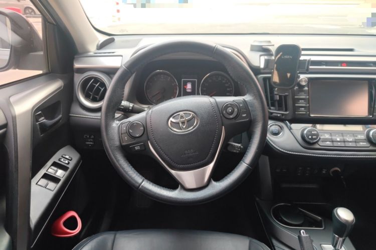 Used Toyota RAV4 2016 2.0L CVT Two-Wheel Drive Smart Edition China V Standard Steering Wheel