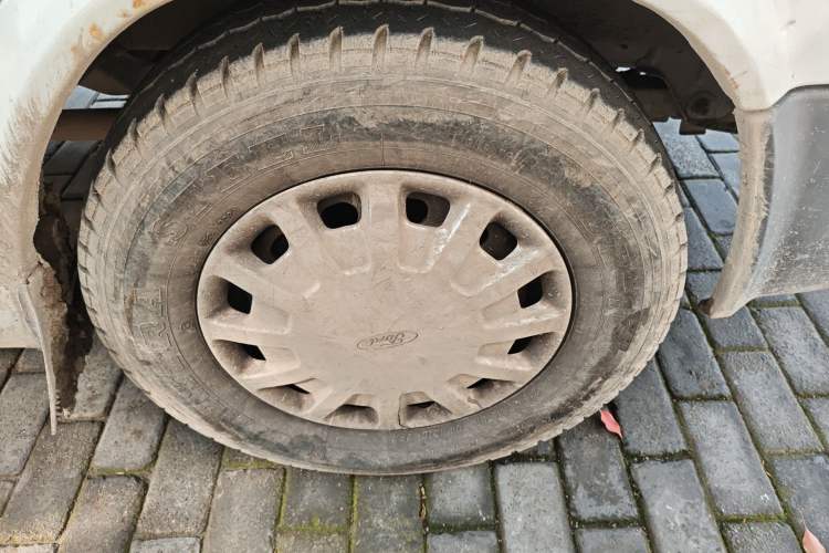 Used Ford Classic Transit 2015 2.8T Diesel Multi-Function Vehicle Short Wheelbase 6-Seater Mid-Roof Edition JX493ZLQ4 Right Front Wheel Hub