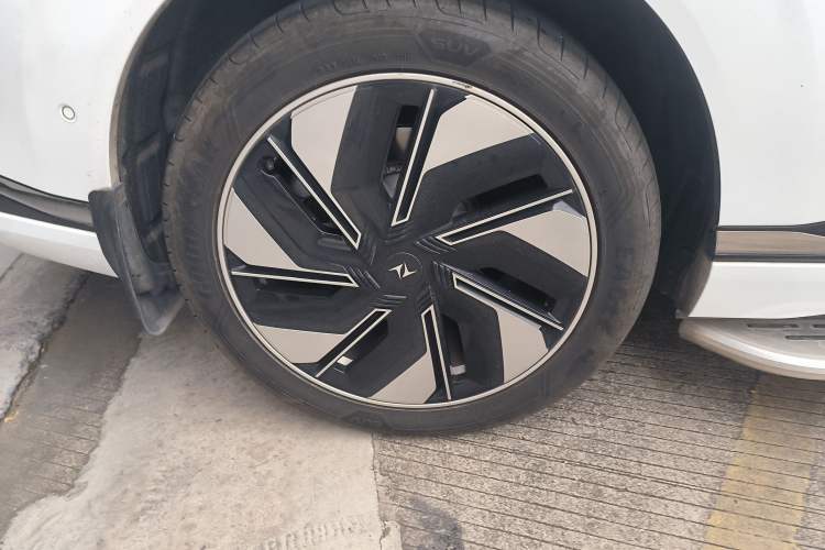 Used Dongfeng eπ eπ008 2024 636Max All-Electric Version 6 Seats Exterior 5