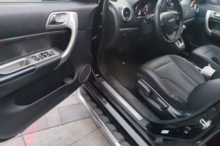 Used Haval H6 2016 Upgraded Model 1.5T Automatic Two-Wheel Drive Elite Version
