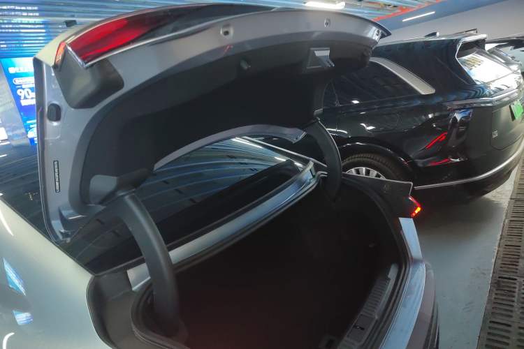 Used Lincoln Z 2022 iXiang Luxury Edition