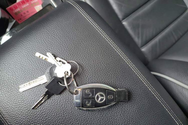 Used Mercedes-Benz R-Class 2017 R 320 4MATIC Business Edition Prestige Model