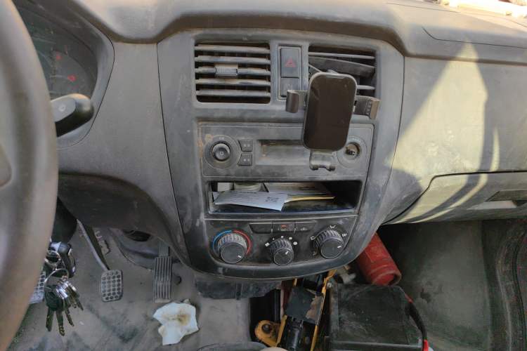 Used Wuling Rongguang 2019 1.2L S Van Standard Model with 5 Seats Audio And AC Panel