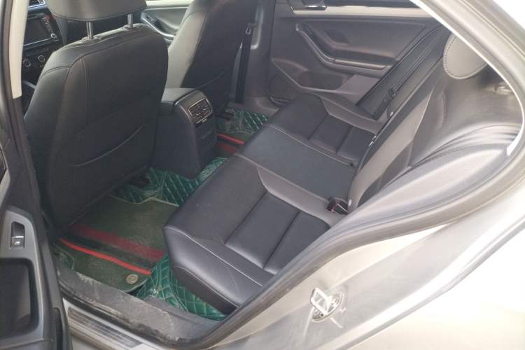 Used Volkswagen Sagitar 2015 1.6L Automatic Comfort Model
