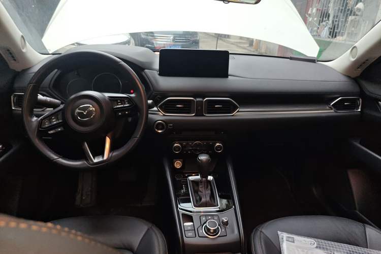 Used Mazda CX-5 2022 2.0L Automatic Two-Wheel Drive Zhiya Version Center Console