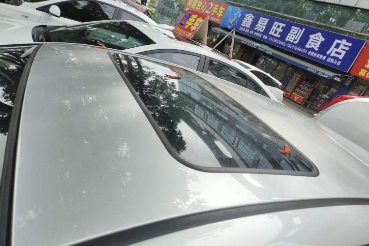 Used Buick Excelle 2013 1.5L Manual Classic Model Roof