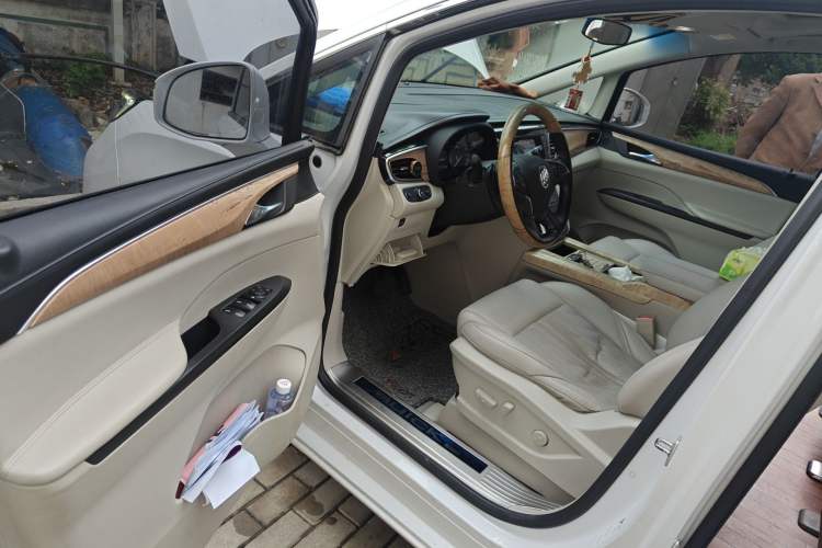 Used Buick GL8 2018 ES 28T Comfort Model China VI Standard Driver Seat