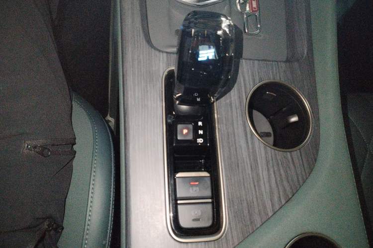 Used JETOUR Shanhai L9 2024 1.5TD 2DHT Max 7-Seater Gear Lever