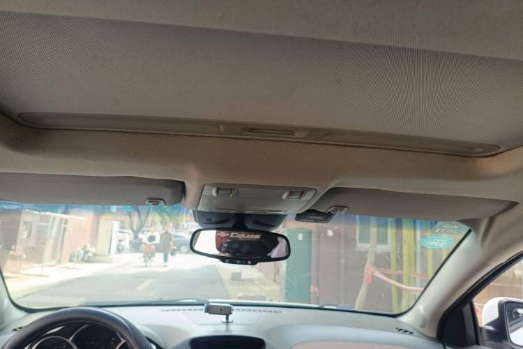 Used Chevrolet Cruze 2013 Hatchback 1.6L Manual Luxury Model Headliner